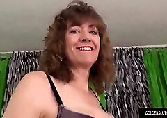 Mature Slut Babe Morgan vs Dildo Machine