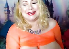 Amateur Big Boobs jerks Big Dick
