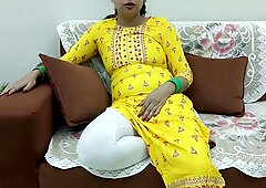 Indian step mom and step son ka illegitimate wala pyar beta se chudwa kar apna yaar bana liya Hindi sarababhi 6