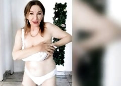 mariaold screams during amateur teasing for her butt