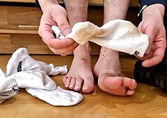 Salomon, smelly feet, barefeet