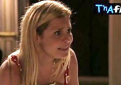Adriana Esteves Sexy Scene  in Avenida Brasil