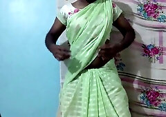 Undressing light green coloured saree wored by stepsis bestfriend