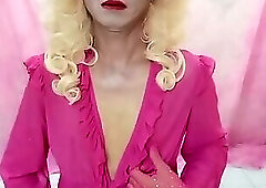 Oanh Le transgender wearing sexy clothes, pornography, gentle cock jerking is too happy