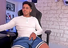latino aston cumming on cam